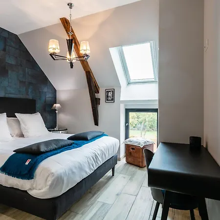 Les Enclos Secrets Couette-café Livernon
