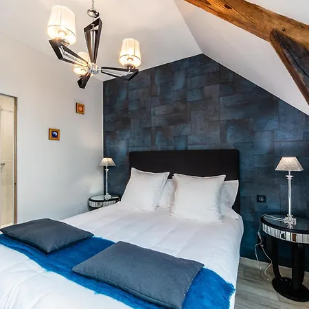 Les Enclos Secrets Couette-café Livernon