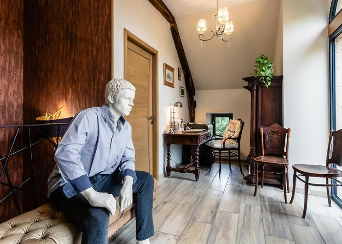 Oda ve Kahvaltı Les Enclos Secrets 4*