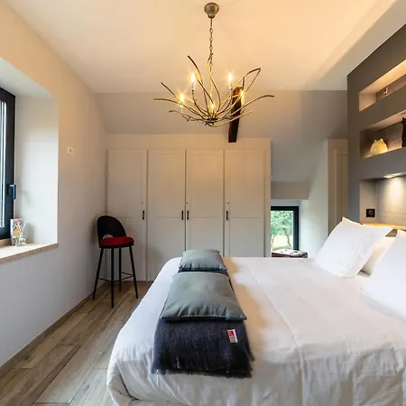 Les Enclos Secrets Bed & Breakfast